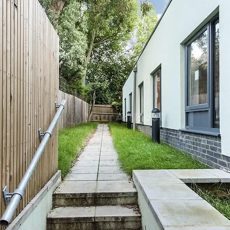 Spacious At Axo Camden In