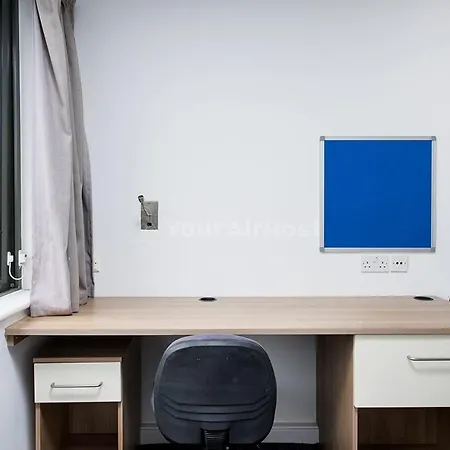 Apartment Spacious At Axo Camden In London