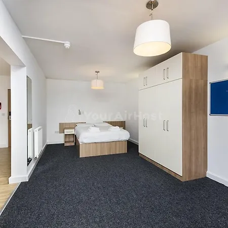 Spacious At Axo Camden In * London