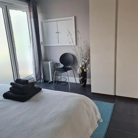 Private Luxury Annex With Secure Free Parking * Chessington