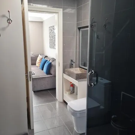 Apartment Private Luxury Annex With Secure Free Parking Chessington