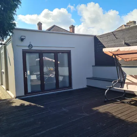 Private Luxury Annex With Secure Free Parking * Chessington