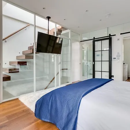Superb 3 Bed/bath Luxury + Ibiza Roof Terrace Apartment