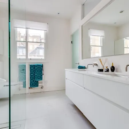 Superb 3 Bed/bath Luxury + Ibiza Roof Terrace