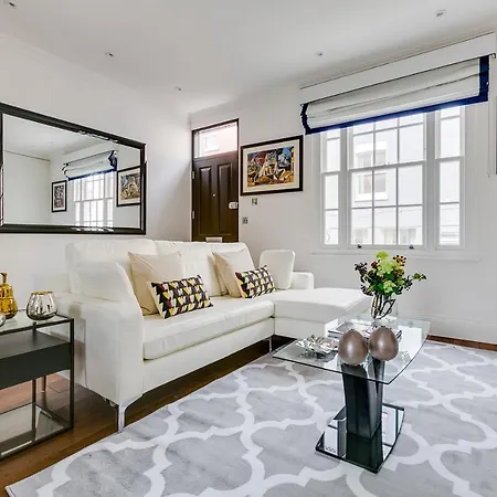 Superb 3 Bed/bath Luxury + Ibiza Roof Terrace London