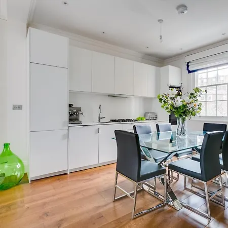 Apartment Superb 3 Bed/bath Luxury + Ibiza Roof Terrace London