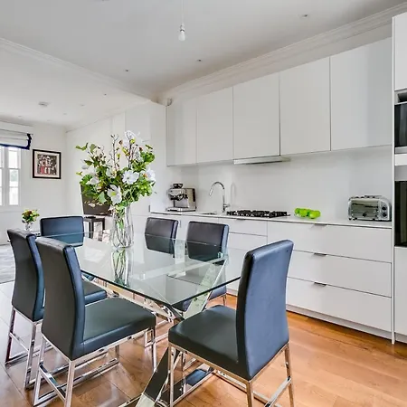 Apartment Superb 3 Bed/bath Luxury + Ibiza Roof Terrace *
