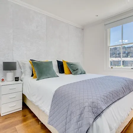 Superb 3 Bed/bath Luxury + Ibiza Roof Terrace