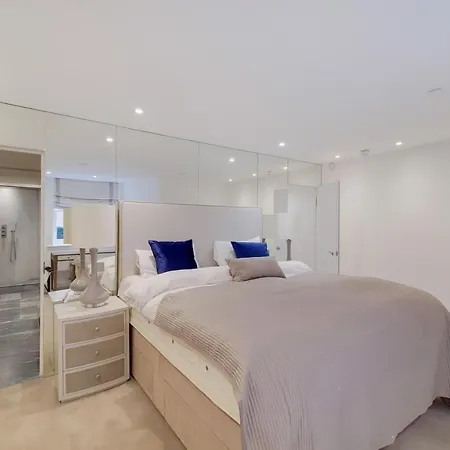 Sir Hans Sloane Apartment