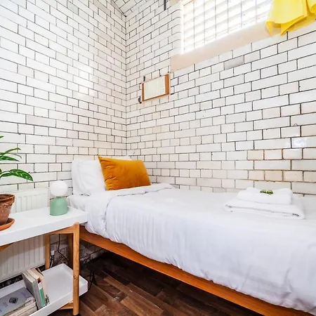 Lotus Guesthouse In Jamyang Buddhist Center Affittacamere Londra