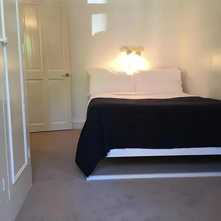 Marble Effra Court * London
