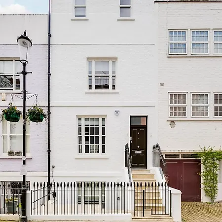 Apartment Superb 3 Bed/bath Luxury + Ibiza Roof Terrace London