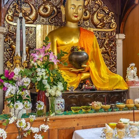 Lotus Guesthouse In Jamyang Buddhist Center Affittacamere *