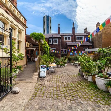 Lotus Guesthouse In Jamyang Buddhist Center Affittacamere Londra