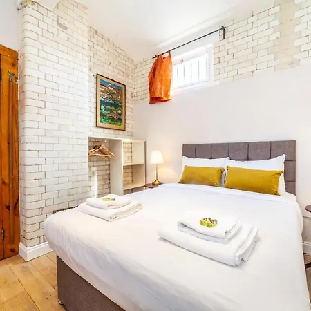 Lotus Guesthouse In Jamyang Buddhist Center