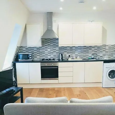 Forest House 3* Londra