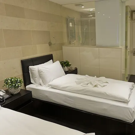 Nox Hyde Park Aparthotel