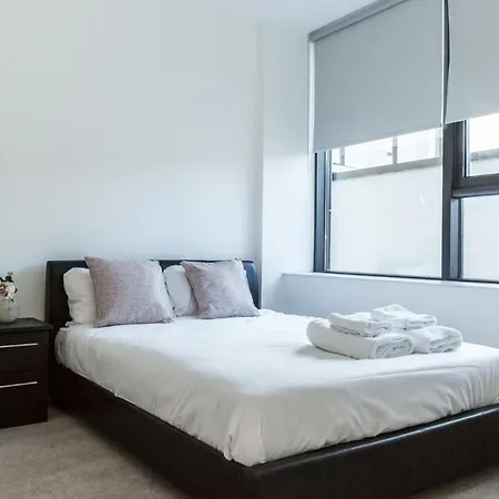 The Hub Harrow Modern City Center Apartments