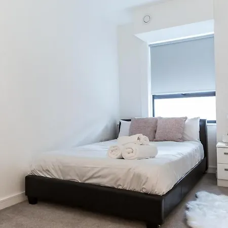 The Hub Harrow Modern City Center Apartments