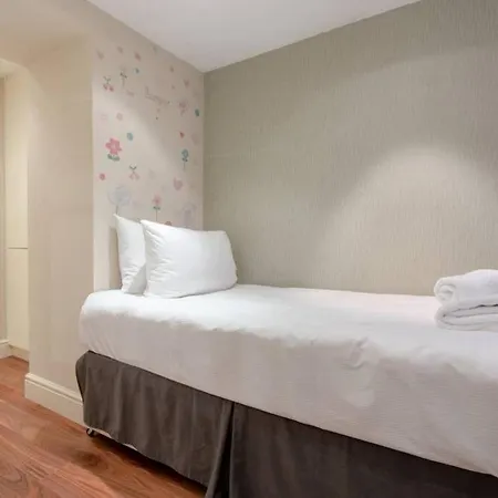 Perfect Family In South Kensington Apartment London