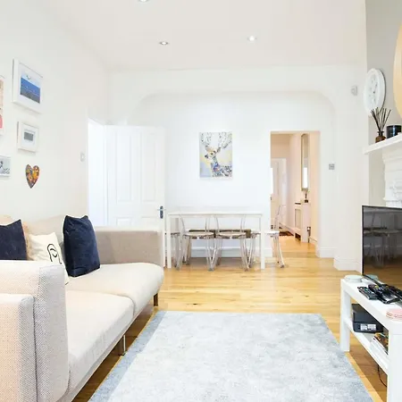 Apartment Bright Chelsea Garden Nest *