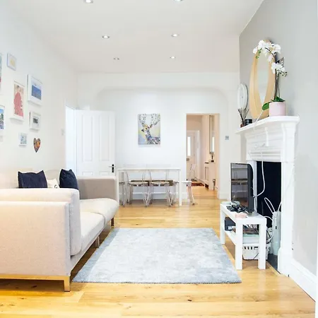 Bright Chelsea Garden Nest