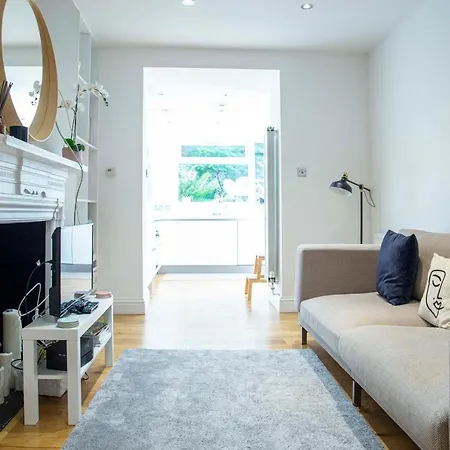 Apartment Bright Chelsea Garden Nest *