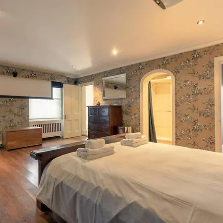Perfect Family In South Kensington * London