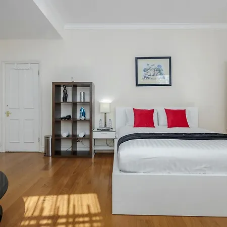 Homestay Oxford Street *