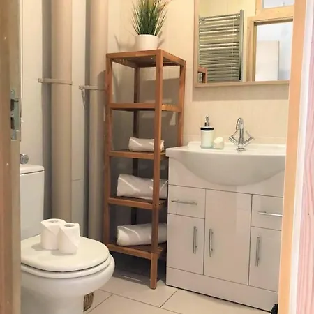 Flat Without Kitchen At Kentish Town Apartment London