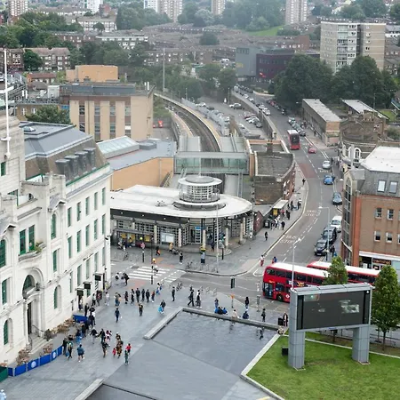 Apartment Skyvillion - 3bed Penthouse Near Airport, O2 Arena, Excel Centre With Parking