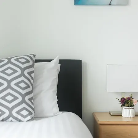 Skyvillion - 3bed Penthouse Near Airport, O2 Arena, Excel Centre With Parking London