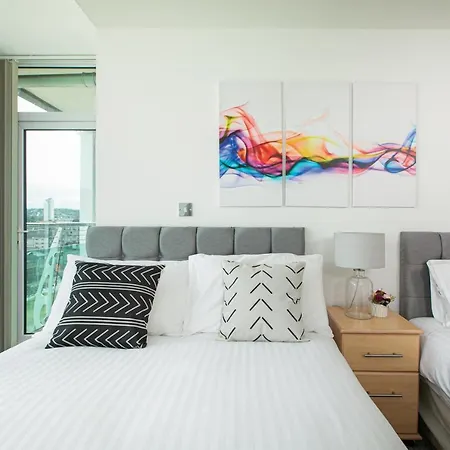 Skyvillion - 3bed Penthouse Near Airport, O2 Arena, Excel Centre With Parking * London