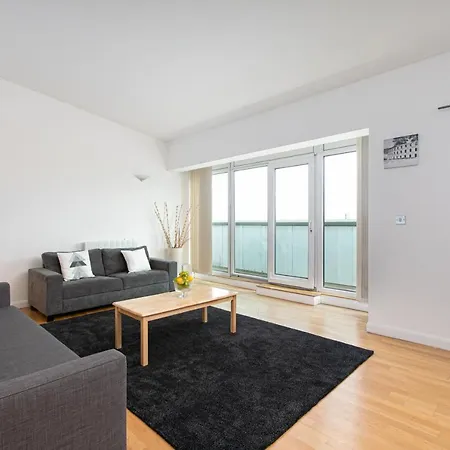 Skyvillion - 3bed Penthouse Near Airport, O2 Arena, Excel Centre With Parking Apartment *