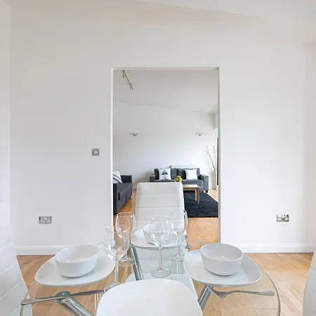 Skyvillion - 3bed Penthouse Near Airport, O2 Arena, Excel Centre With Parking *