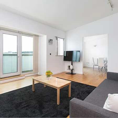 Skyvillion - 3bed Penthouse Near Airport, O2 Arena, Excel Centre With Parking Apartment London