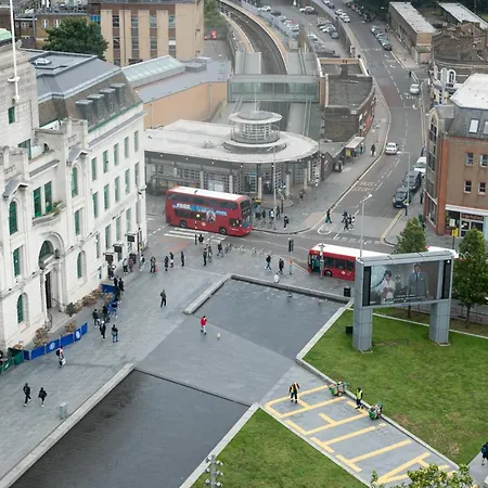Skyvillion - 3bed Penthouse Near Airport, O2 Arena, Excel Centre With Parking Apartment *