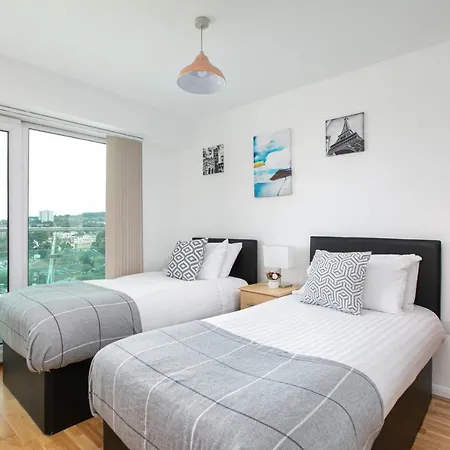 Skyvillion - 3bed Penthouse Near Airport, O2 Arena, Excel Centre With Parking Apartment