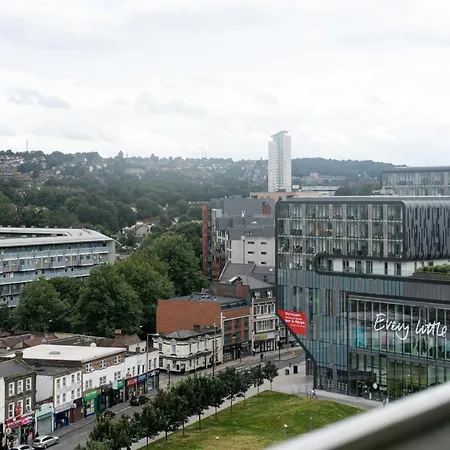 Apartment Skyvillion - 3bed Penthouse Near Airport, O2 Arena, Excel Centre With Parking London