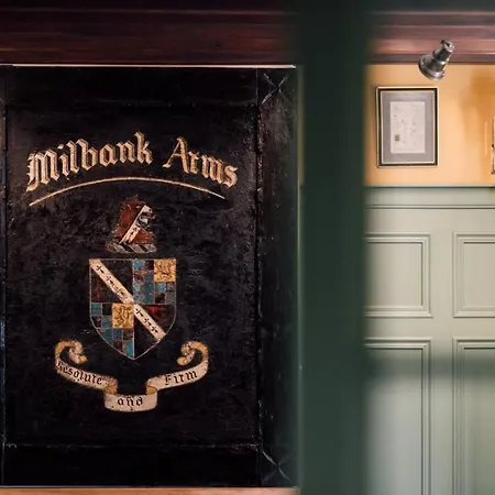 Bed & Breakfast The Milbank Arms 3*