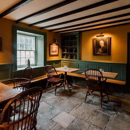 Bed & Breakfast The Milbank Arms 3*