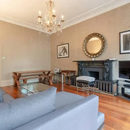 Perfect Family In South Kensington Apartment *