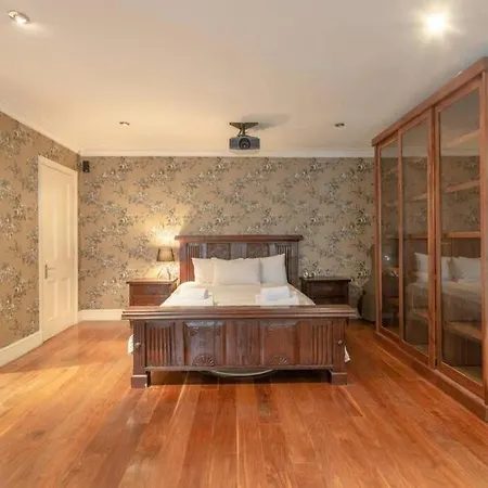 Perfect Family In South Kensington Apartment *