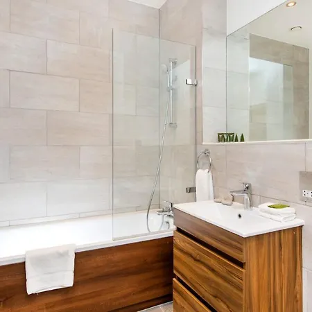 The Hub Harrow Modern City Center Apartments Apartment *