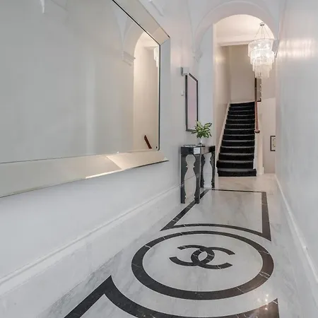 Oxford Street Homestay