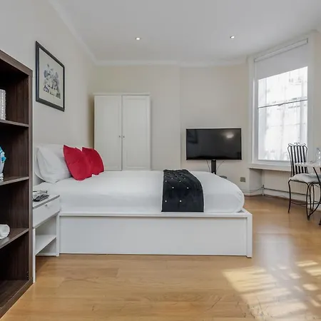 Oxford Street Homestay London