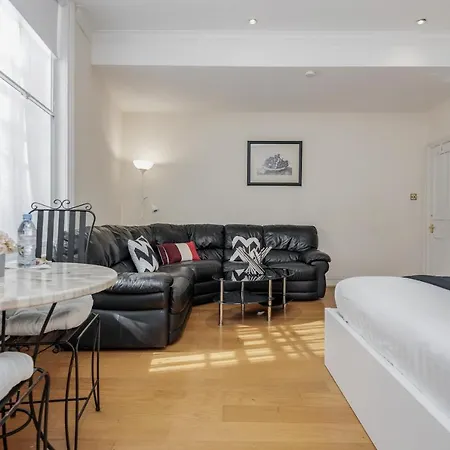 Homestay Oxford Street