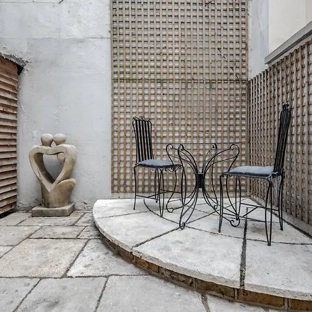 Homestay Oxford Street London