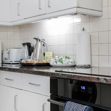 Homestay Oxford Street *