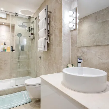 Oxford Street Homestay *